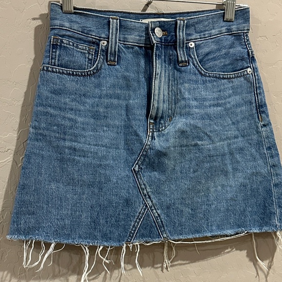 Madewell Dresses & Skirts - Madewell Frayed Hem Denim Mini Skirt